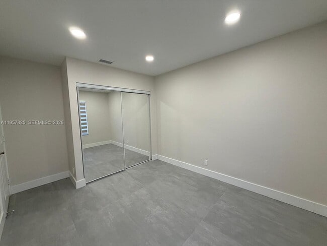 Building Photo - 755 Falling Water Rd