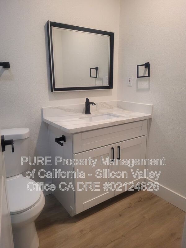 Building Photo - 3420 Pitcairn Way