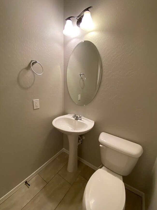 Building Photo - Fincher Fields Home: