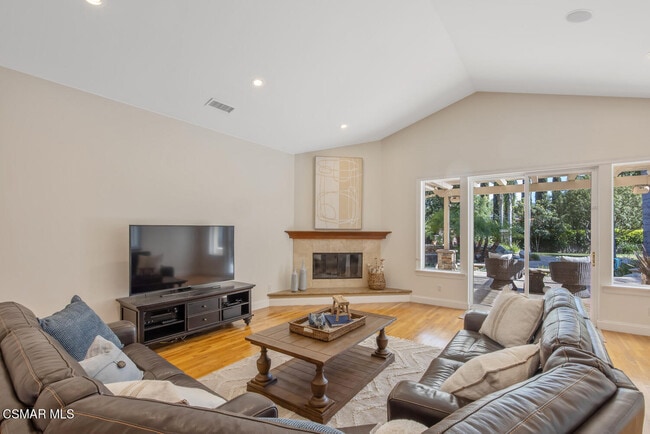 Building Photo - 758 Camino Dos Rios