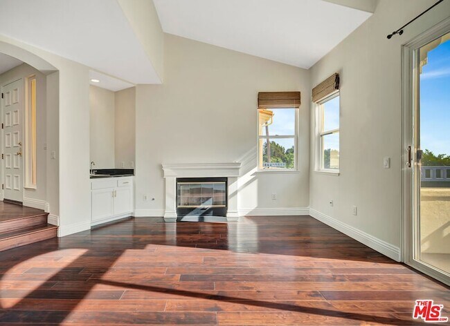 Building Photo - 6463 Zuma View Pl