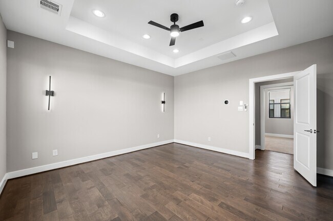 Building Photo - 717 Morris St