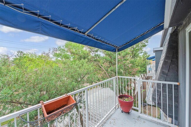 Building Photo - 2601 Bellefontaine St