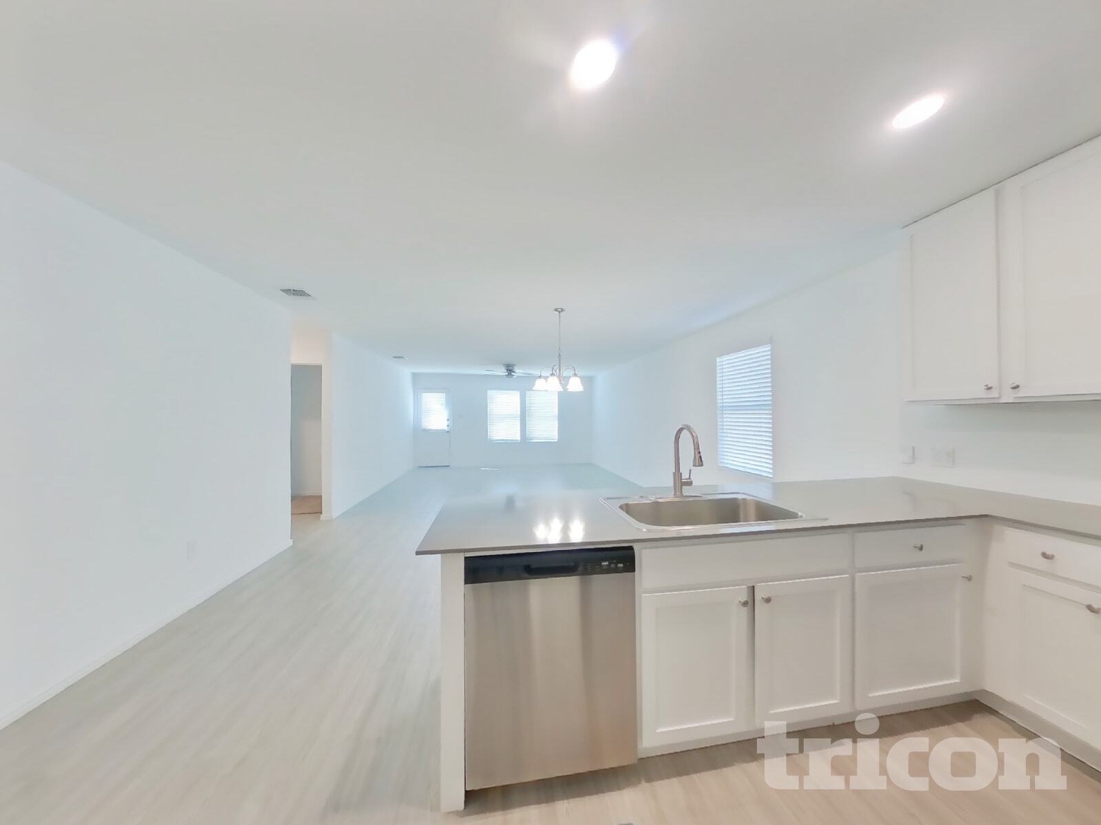 Building Photo - 5715 Vista Point