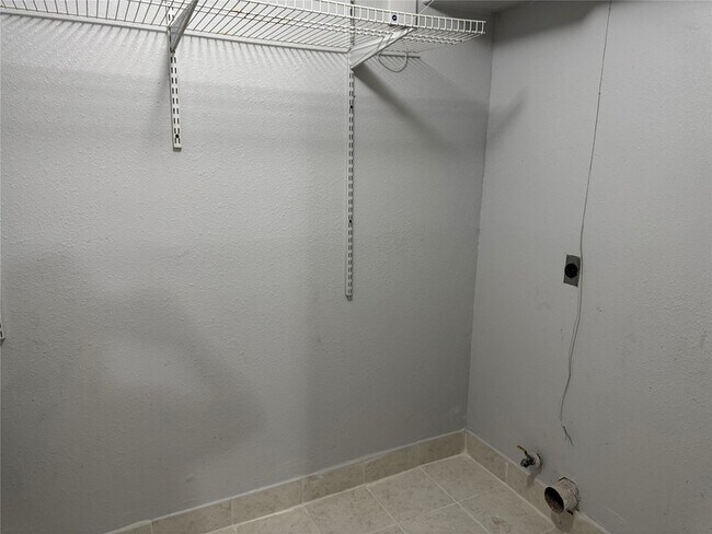 Building Photo - 6311 Dawnridge Dr