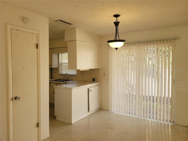 Building Photo - 1820 Martin St