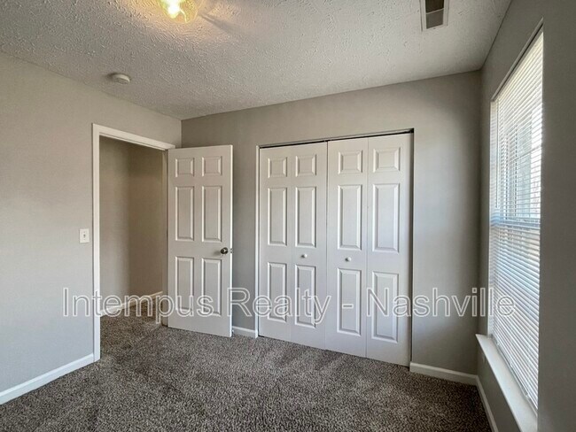 Building Photo - 553 Rose Cottage Cir