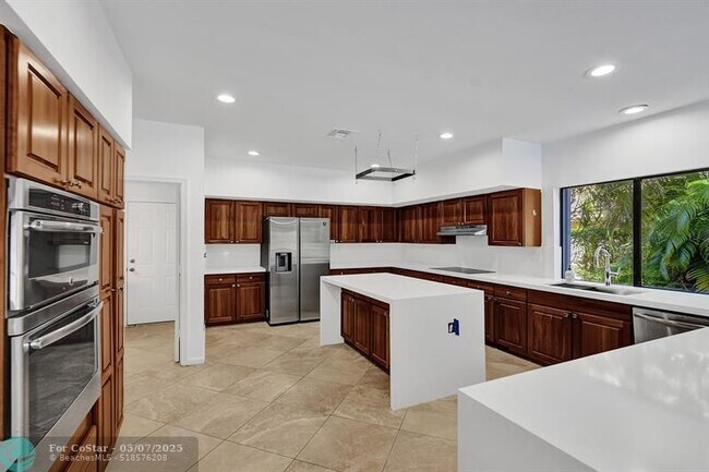 Building Photo - 2622 NW 49th St