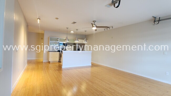 Building Photo - 1111 S Akard St