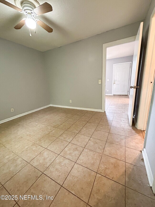Building Photo - 1122 Woodruff Ave