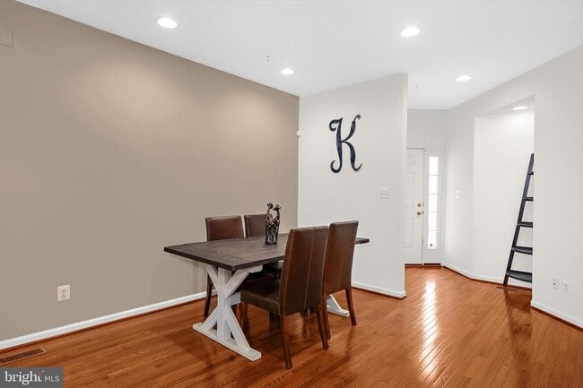 Building Photo - 4749 Thistle Hill Dr