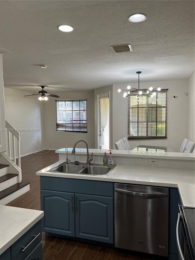 Building Photo - 6065 SW 19th Ct