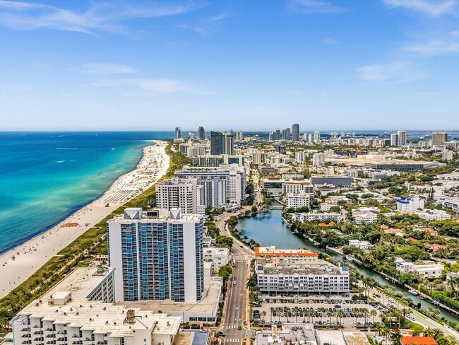 Building Photo - 2655 Collins Ave