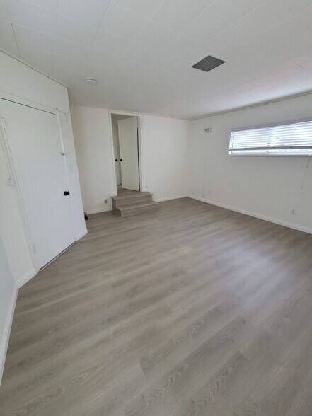 Building Photo - 2321 Veteran Ave