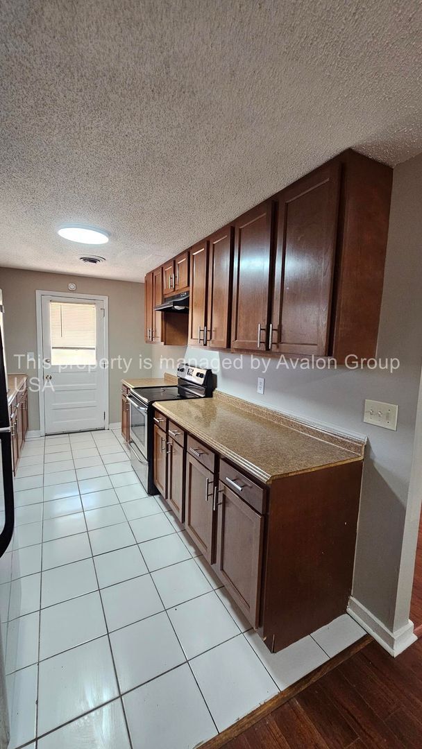Building Photo - 7957 Jaguar Dr