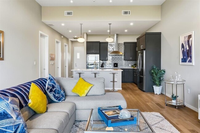 Building Photo - 5921 Hiline Rd