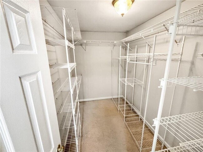 Building Photo - 2092 Drogheda Ln