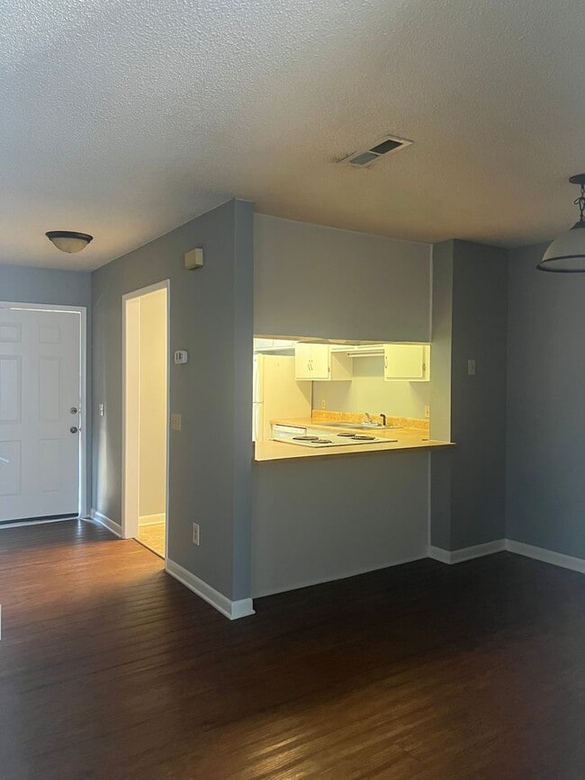 Building Photo - 108 Ridgeway Dr