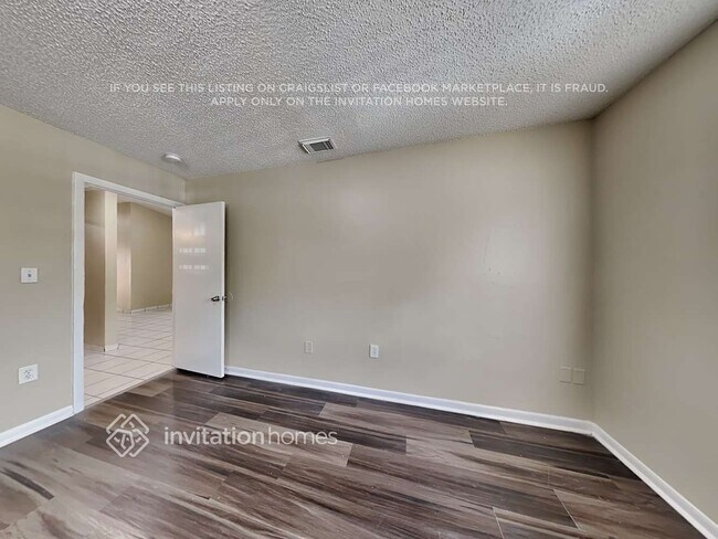 Building Photo - 2579 W 70th St