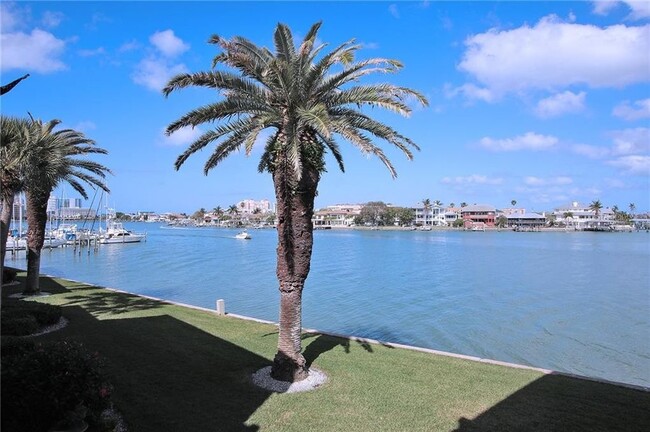Primary Photo - 868 Bayway Blvd
