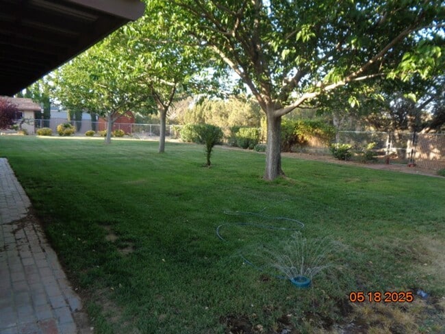 Building Photo - Custom Home in Quartz Hill on a Large Lot