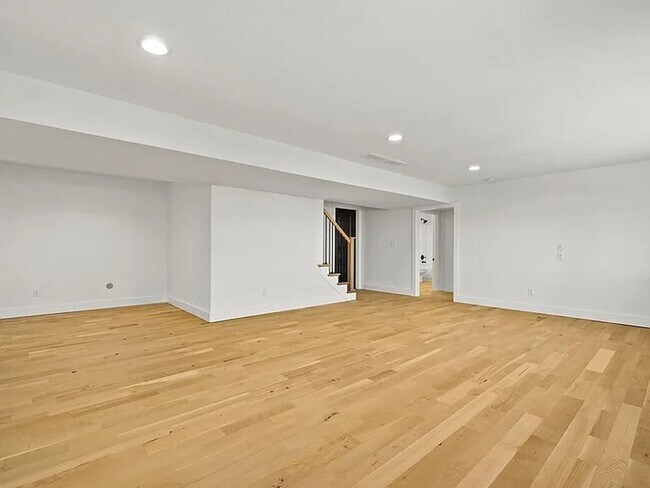 Building Photo - 100-102 Amberwood Ct