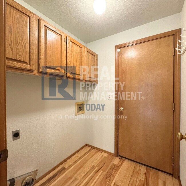 Building Photo - Remodeled Rambler In Gem Heights neighborh...