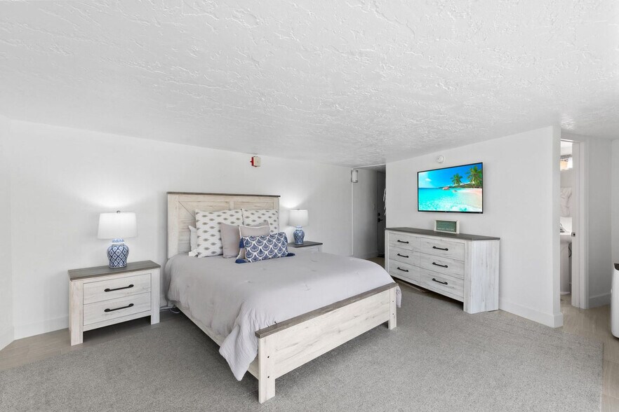 Building Photo - 1011 Anglers Cove