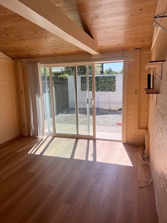 Building Photo - Updated Charming Cottage in Downtown Solvang