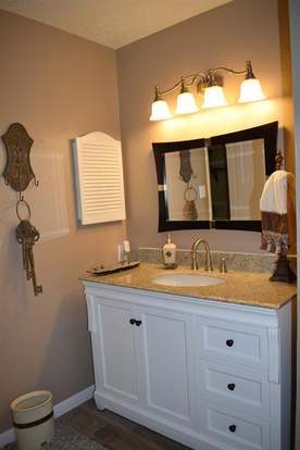 Building Photo - 6604 Montauk Dr