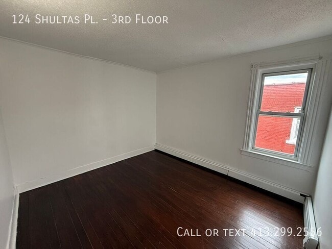 Building Photo - 124 Shultas Pl