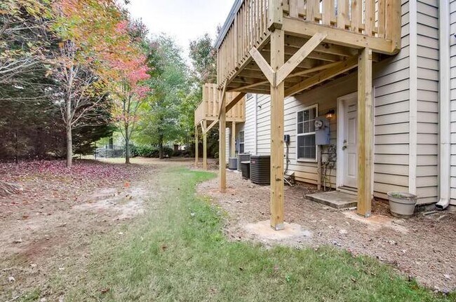 Patio /Backyard view 1 - 433 Heritage Park Trce NW
