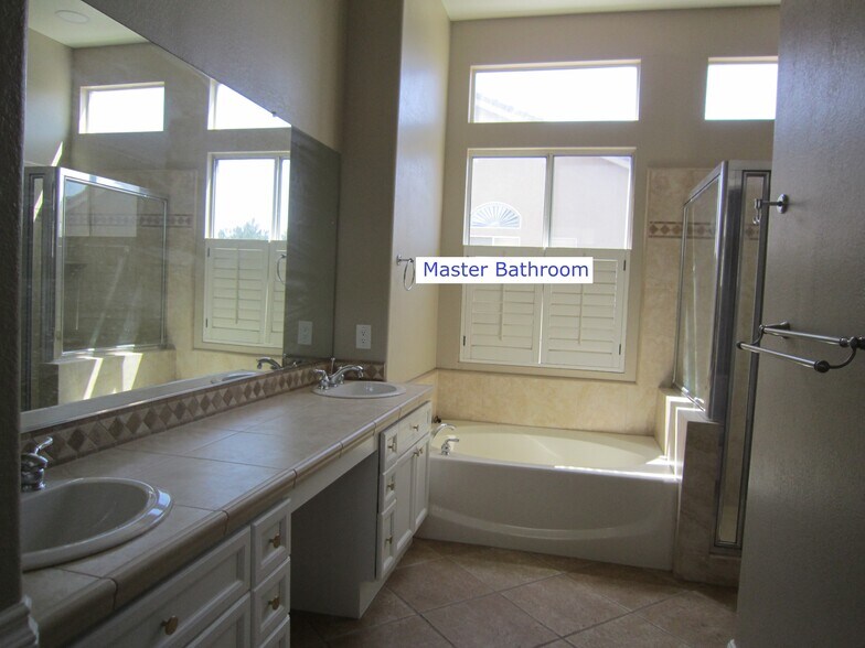 Building Photo - 1181 Kestrel Cir