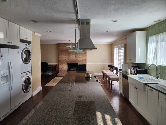 Building Photo - 1170 Belsaw Cir