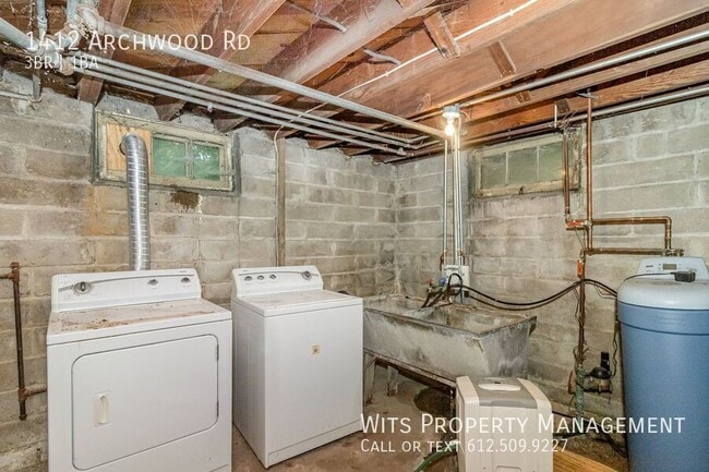 Building Photo - 1412 Archwood Rd