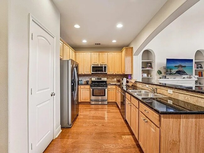 Building Photo - 2210 Onion Creek Pkwy