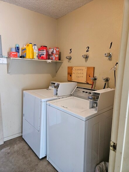 Building Photo - 405 7th St