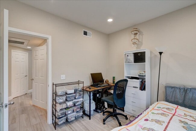 Building Photo - 3850 Elijah Ct