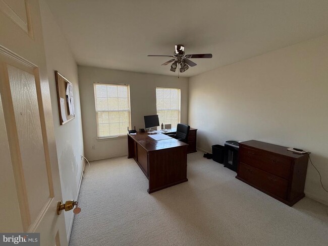 Building Photo - 256 Fountayne Ln