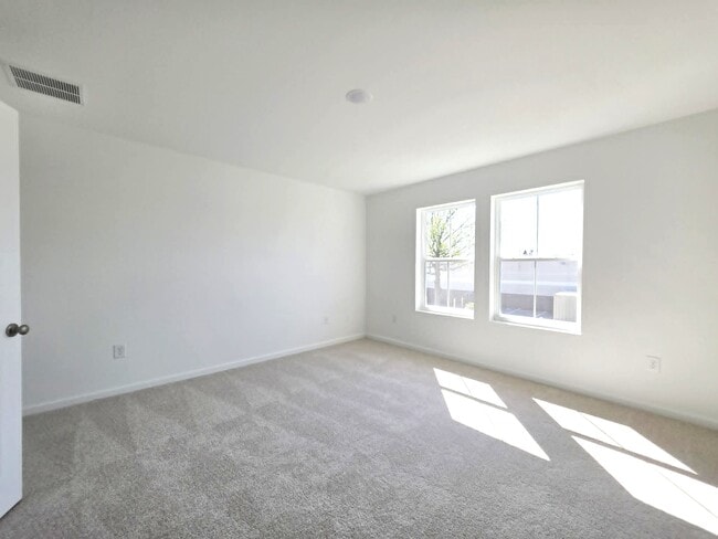 Building Photo - 222 Clement Lp