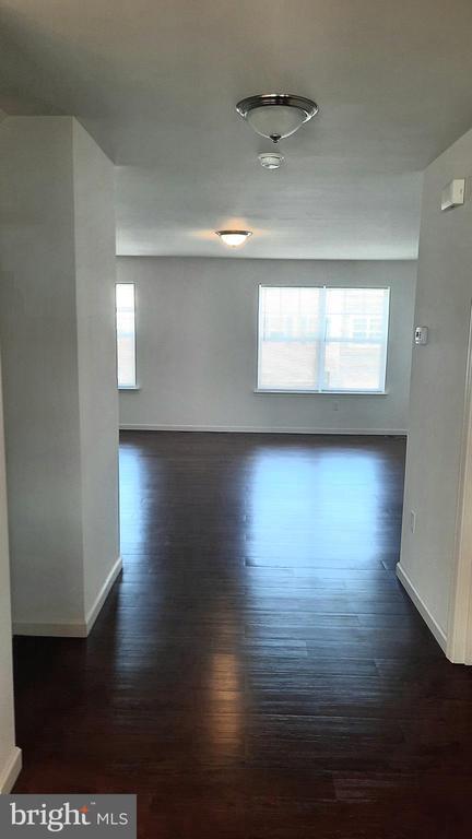 Building Photo - 712 Admiral's Quay Dr