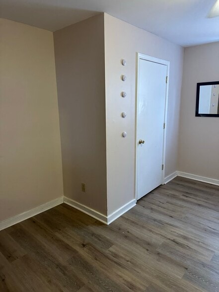 Building Photo - 788 Parsons St SW