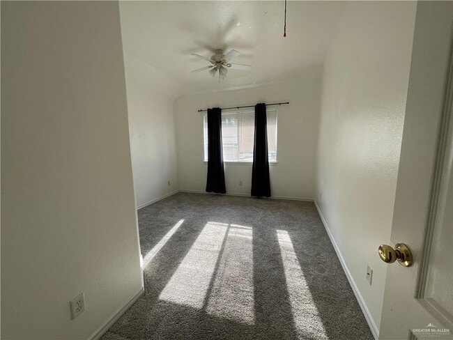 Building Photo - 22 Dove Ave