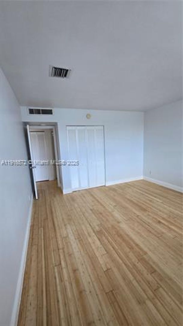 Building Photo - 5600 Collins Ave