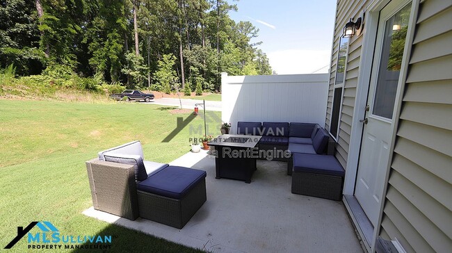 Building Photo - 291 White Oak Ridge Dr