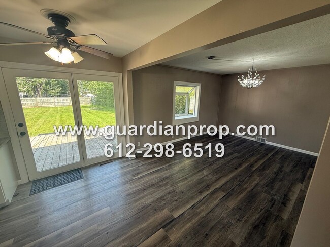 Building Photo - Cottage Grove House Available Now, Lower F...