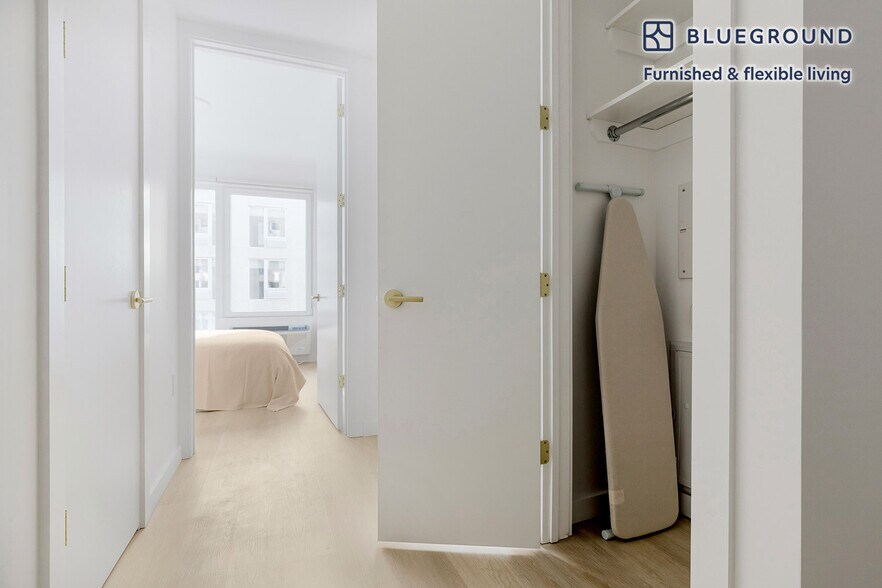 Building Photo - 525 Pacific St