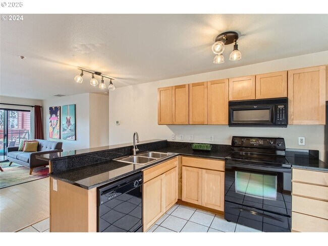 Building Photo - Modern Waterfront Living at The McCormick Pier! Call TODAY to schedule a tour! 503-664-4101