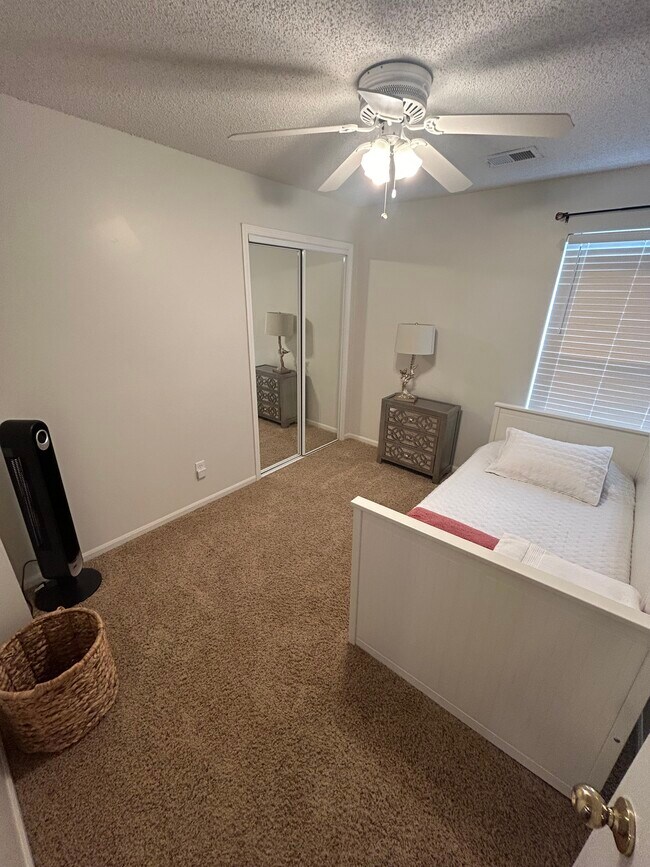 Guest Bedroom with Twin Bed - 9505 NW 86th Ter