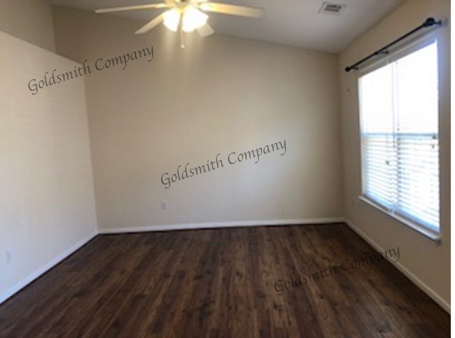 Building Photo - "2-Bed Condo with 2.5 Baths in Mauldin – S...